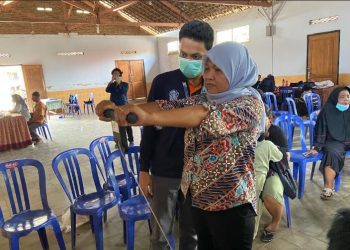 Warga Lima Dusun Ikuti Pemeriksaan Kesehatan Mahasiswa MMD Desa Kresek Madiun